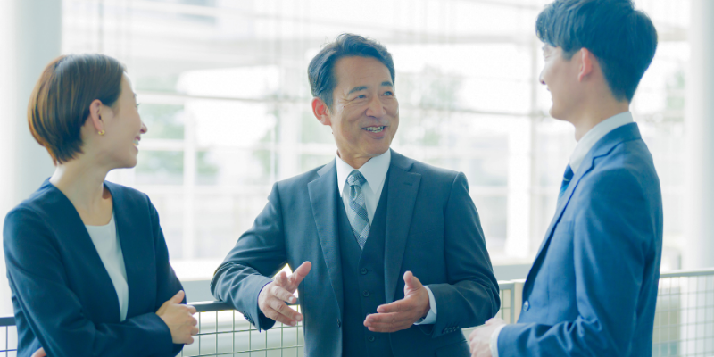 社交的な男女のイメージ