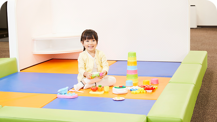 子どもが遊んでいる様子